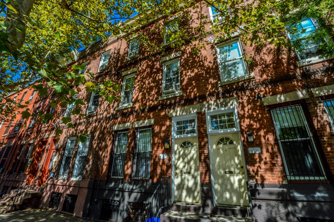 3929 Baltimore - University City Housing Apartments