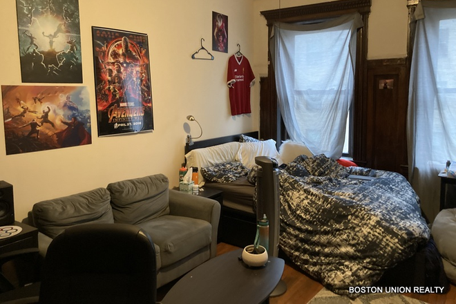 Call/text 602-317-9877 for a showing. - 9-1-26 / NO BROKER FEE / 3BR + 1.5BA / EIK / LOOK AT PICS!! Apartments