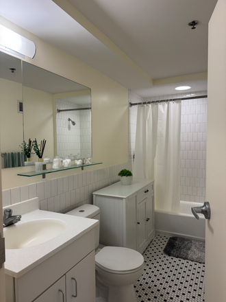 Bathroom - Room in Fully Furnished Apartment on HBS Campus