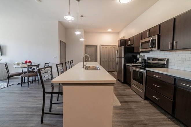 Kitchen - Academy at Frisco - View of Old Main -  8 min. Walk to Class Apartments