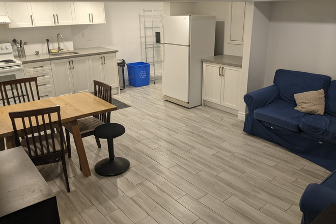 Kitchen - 2 bedroom 1 bathroom for rent utilities included 5 min walk to UofT campus Apartments