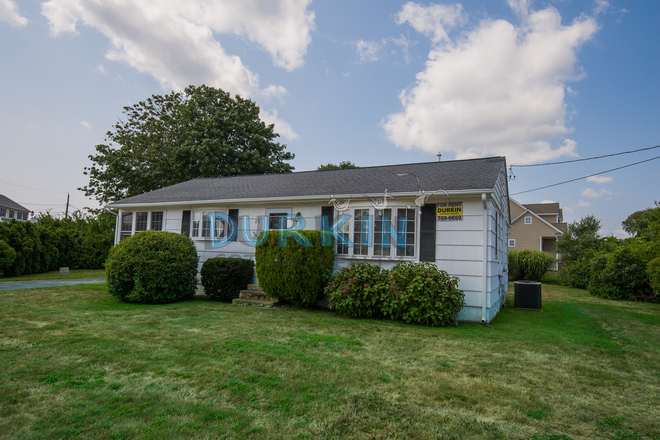 Exterior - 2 Bed Ranch with Enclosed Porch House