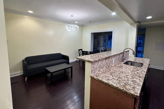 Living Room 1 - SpaciousRoom SeparateBath Remodeled Natural Light Parking WalkEverywhere - Columbia Heights Townhome