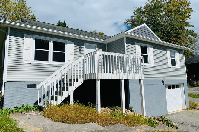  - 4 Bedroom, 3 Bath House with 1 Car Garage