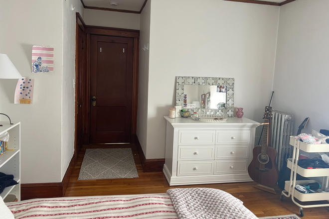 Bedroom - Cute College Apartment Super Close to Campus