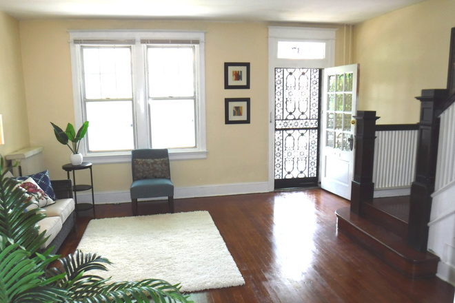 Living Room - 5 Bedroom, 3 Bath Fully Renovated Townhouse
