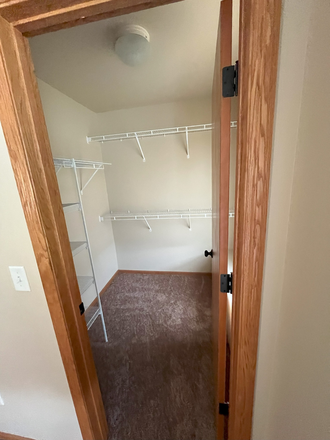 Mbr closet - 1480 Palisades Dr, Coralville