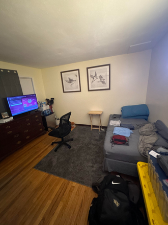 Room comes with the bed and the big dresser, can also leave the built closet as well! - House very close to campus