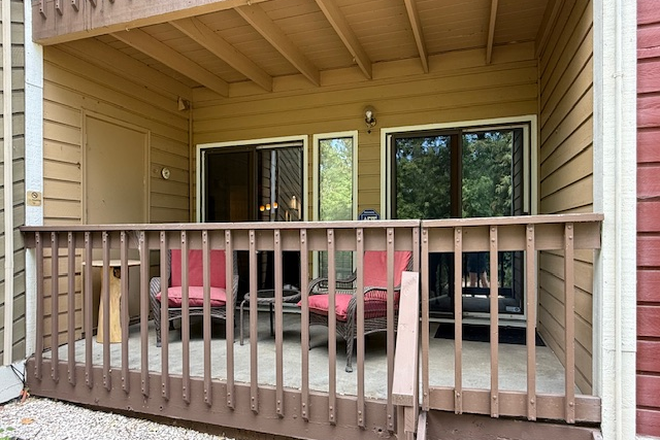 Balcony - Gold Run Condominium for rent, close to campus