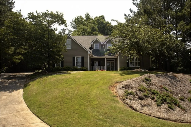 Outside street view - Two-private bedrooms only 6-minutes from campus!