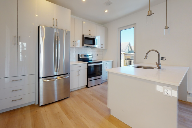 Kitchen - Modern newly renovated 3 bed 2 bath Duplex! Duplex