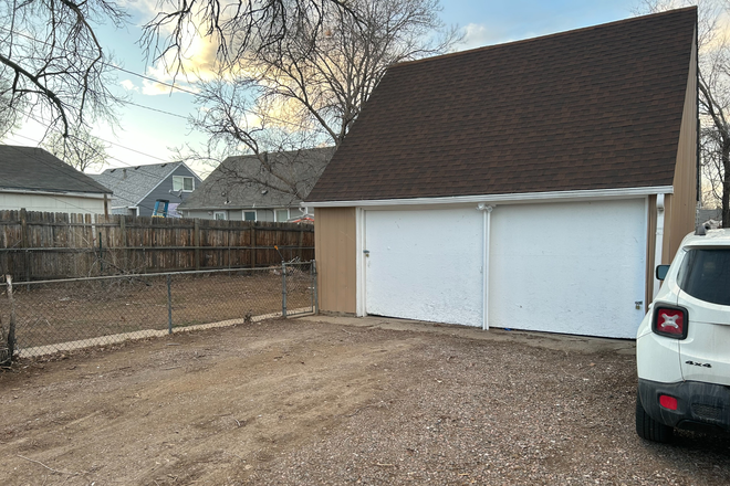 Backyard Parking - Shared Home $625