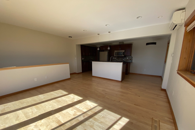 2 - AVAILABLE 5/1: 1697 Mapleton Ave. Townhome