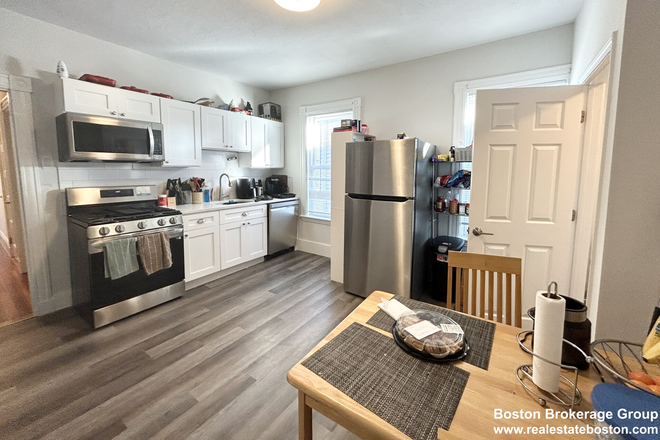 Kitchen - Large 4-bed, 2-bath with private deck! Available Sept 2025! Apartments