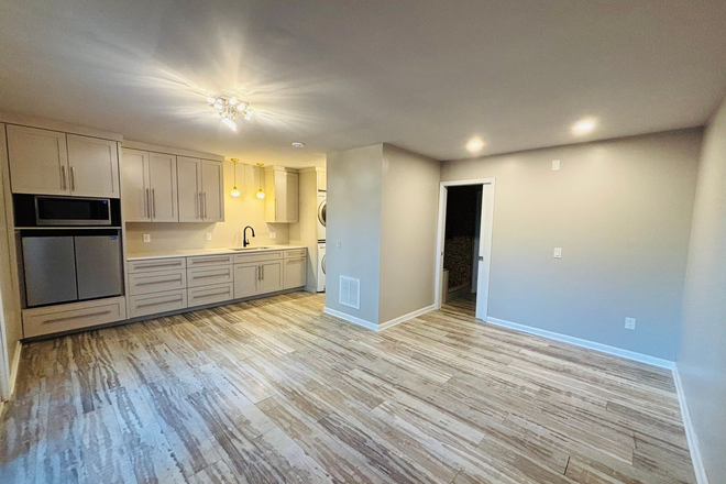 Photo - 4 Bedroom, 3.5 Bath Townhouse Currently