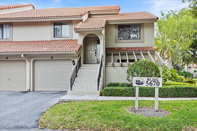 Front of home, entrance on side no stairs - Fully Furnished - Rented Annual or Seasonal