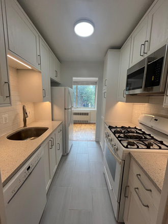 NEW IKEA kitchen - New kitchen and bathroom. Bright, large 1 bedroom and bathroom condo, close to campus