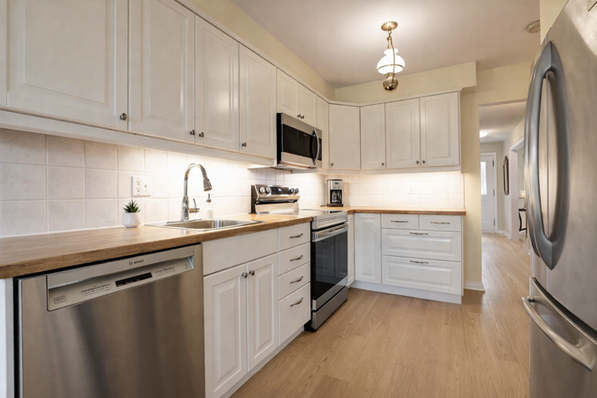 Kitchen - Furnished Private Rooms for Rent Near UTM House