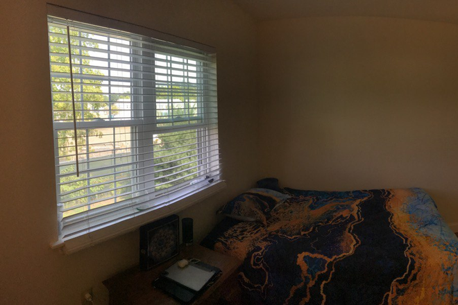 Bedroom - Roommate for Presidential apartments