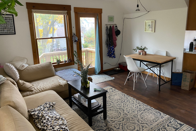 LR looking to entrance - Best of Both Worlds Apartments