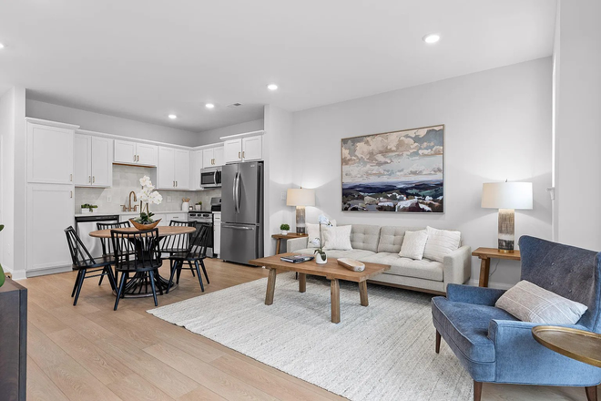 Living area - Bexley condos, close to Erlanger and UTC