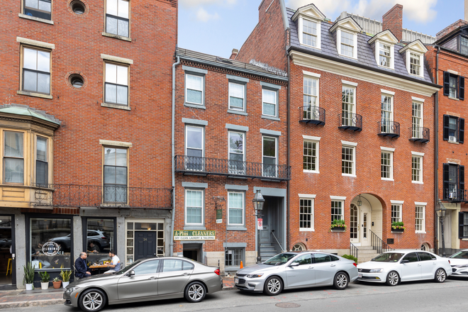 Outside Street View - Studio Apartment in Beacon Hill