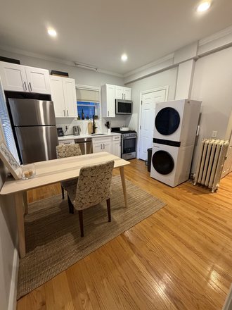 Call call or text Arezou at 617-584-7817 - Modern 1 bed 1 bath available for 6/1! NO BROKER FEE!! Apartments