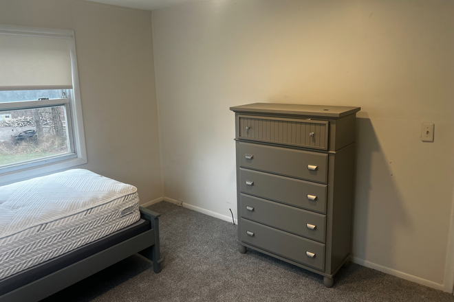 Bedroom 2 - Furnished 3 Bedroom for rent - less than a mile from Downtown Storrs House