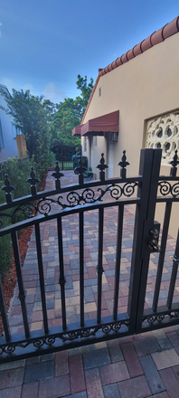 Double gated into your efficiency - Renovated efficiency near UM w/Full Bathroom & Kitchen (Utilities included)