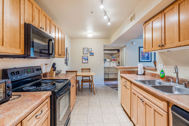 Kitchen - 2 BR/2BA Apartment in The Arbors-close to NAU