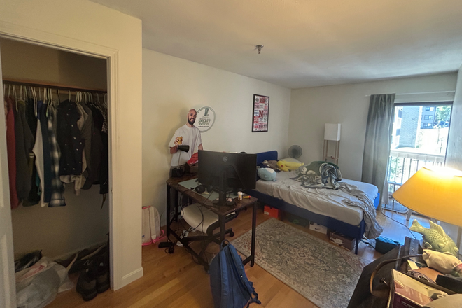 Your bedroom (view from doorway) - Affordable room for rent (super close to campus)! Apartments