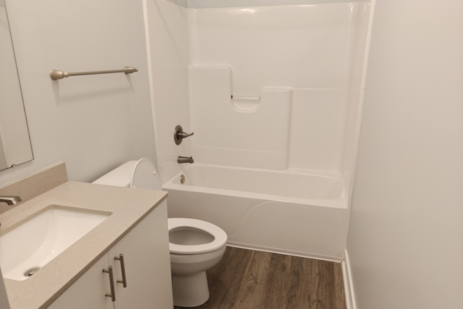 Private bathroom - 231 Flats Apartments