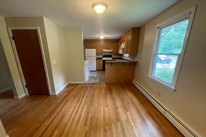 living - Only $500 per month for a Bedroom Available for Rent in Shared 3 bedroom unit Townhome