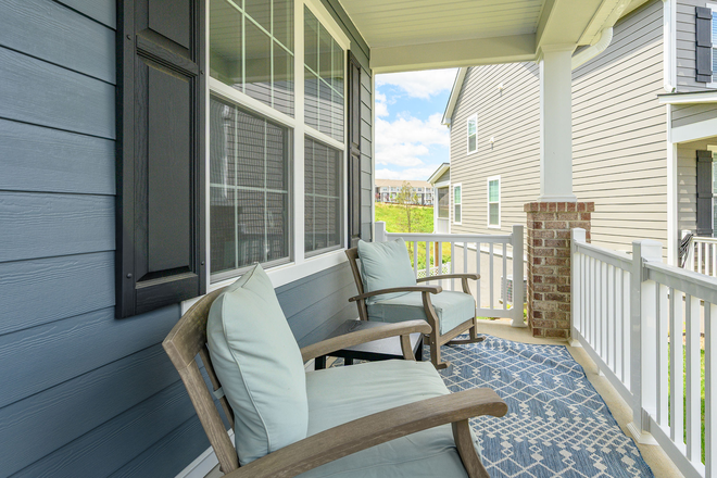 Front porch - Beautiful single 4 bedroom home on a quiet cul-de-sac with 2 car garage