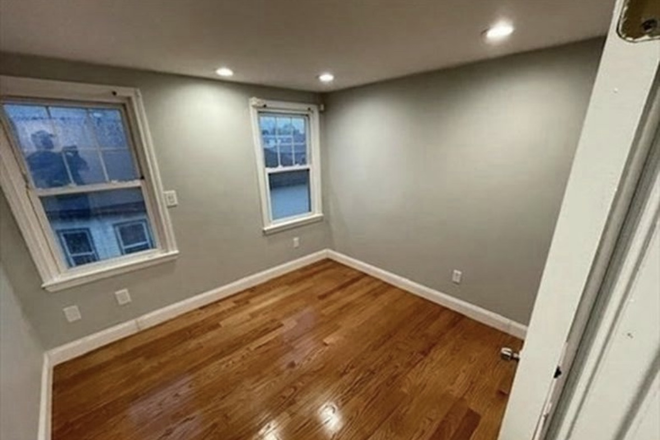 Bedroom - Close to campus Duplex