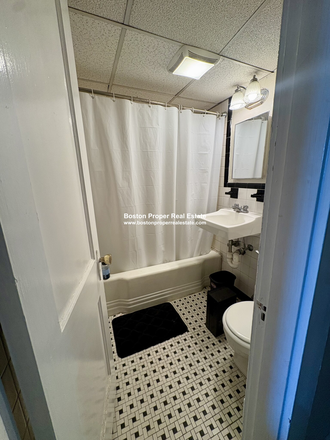 A - GREAT PRICE, MIDDLE OF BACK BAY Apartments