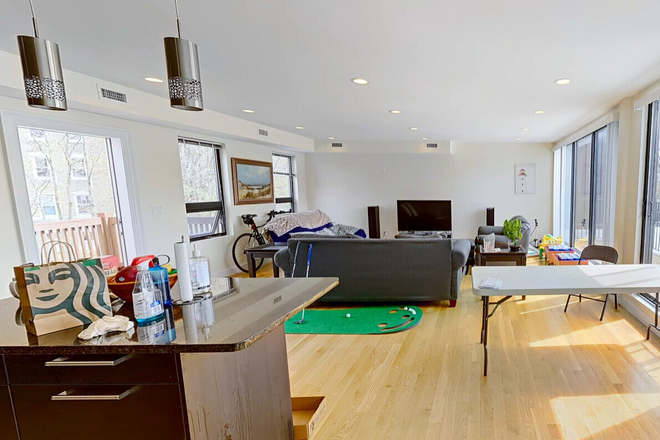 1 - Washington Sq Condo Quality 4 bed 3 bath for July 1 move in, NO FEE