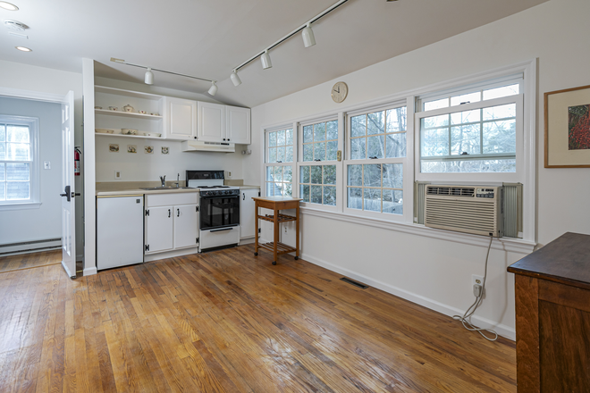 Kitchen - Studio apt-Rosedale Rd-Princeton