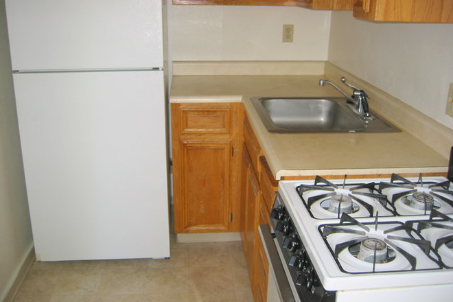 1 - Ideal Central Berkeley location, this updated one bedroom apartment
