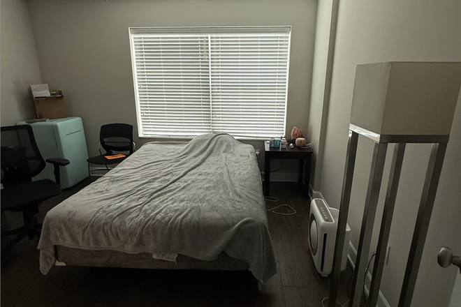 Spacious bedroom - The Ridge at Gainesville