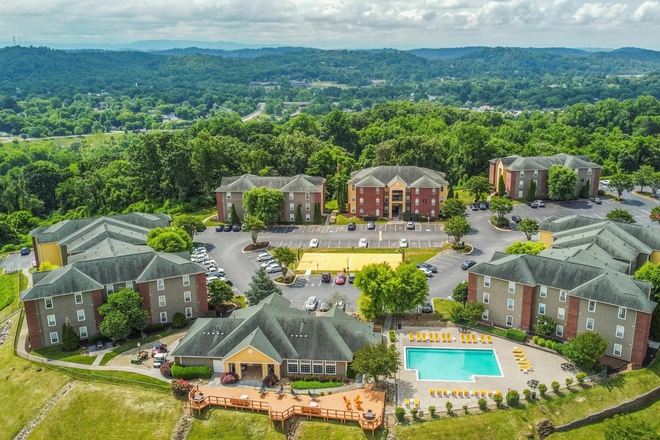 Total complex - $1000 CASH SIGN ON BONUS!! The Heights of Knoxville Apartments, 1 bed in a 4bed 2bath FEMALE ONLY