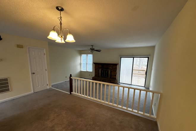 Living and dining area - 4707-B Fargo Court