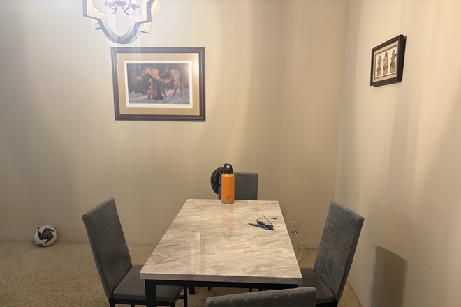 Dining Table - Heritage Apartments 1 Bedroom
