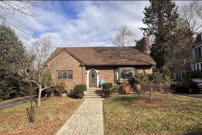 Front of house - Winchester house. 3.5 miles from campus. $3,750. Up to 4 bedrooms