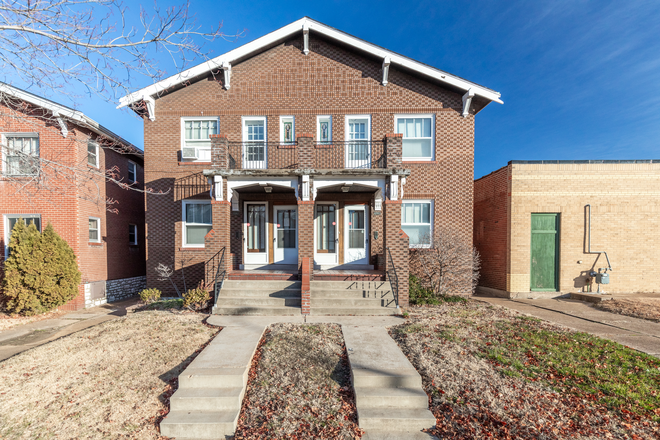 Outside street view - 3905A Dunnica Ave, St. Louis, MO 63116