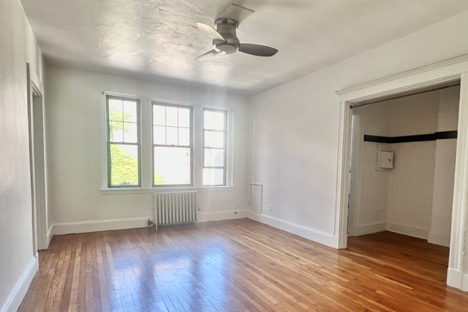 living - Large Studio, W/D in building, Update kitchen Apartments