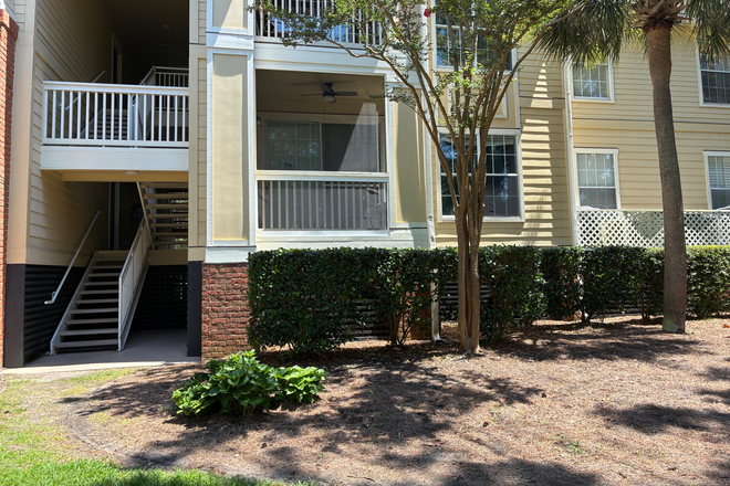 Screened porch w/ storage closet available - Near IOP, Central Mt. Pleasant, Walkable Neighborhood/Seaside Farm, Pool & Fitness & Business Cen