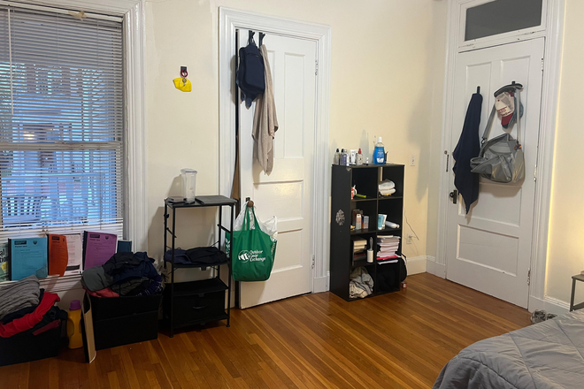 Bedroom - Private Rooms Available in a 5 Bed, 2.5 Bath unit Townhome