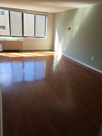 Living Room - $3,300 / 2br - 952ft2 - YOUTUBE VIRTUAL TOURHuge 2 br - All Util Incl Condo