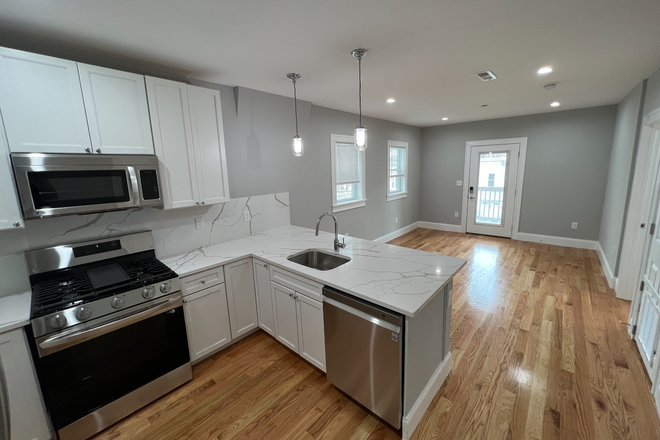 kitchen/living space - Renovated 4 Bed / 2 Bath w/ LAUNDRY IN UNIT! Avail. 9/1/26!! Apartments